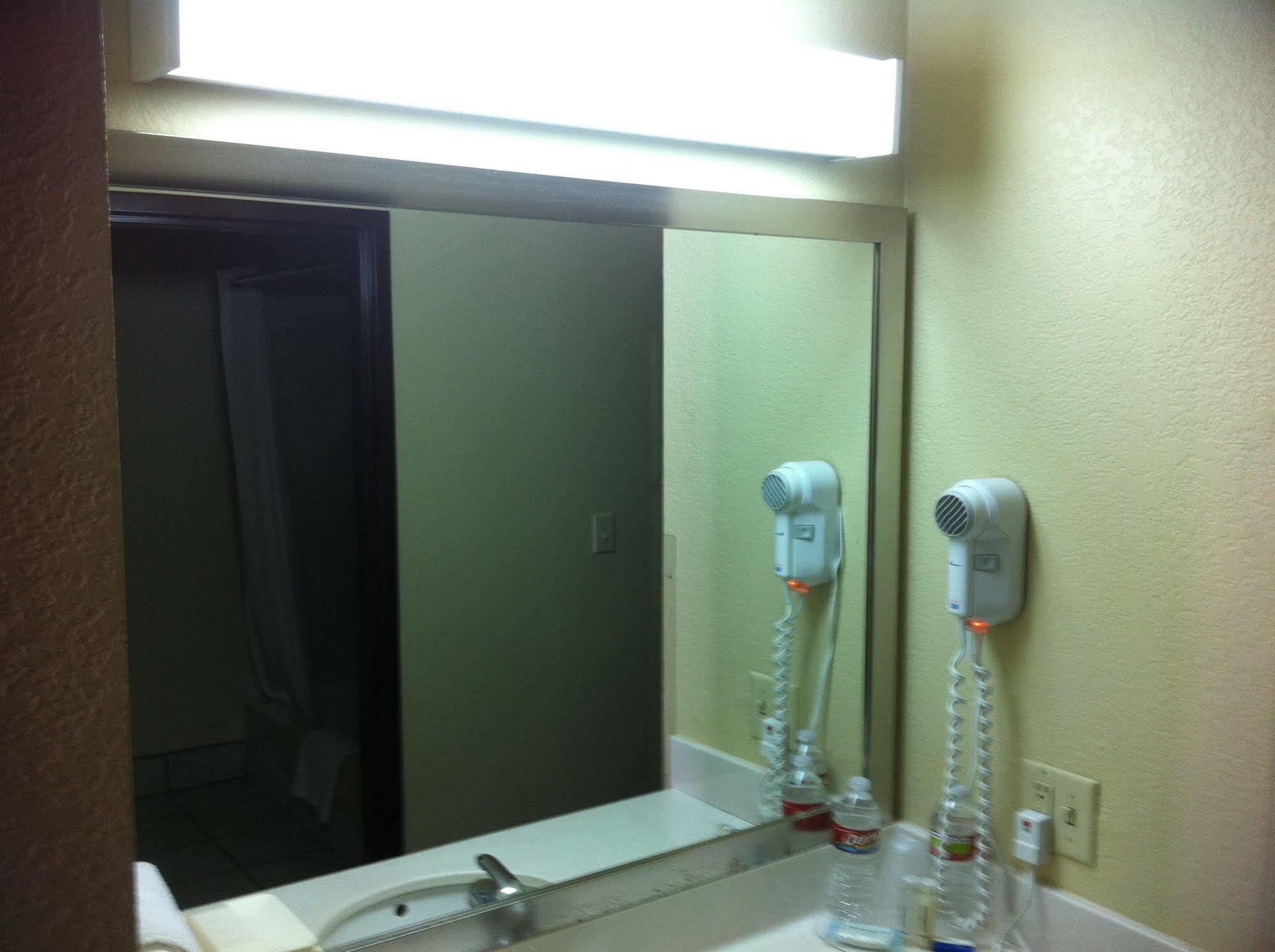 הובס Lea County Inn מראה חיצוני תמונה